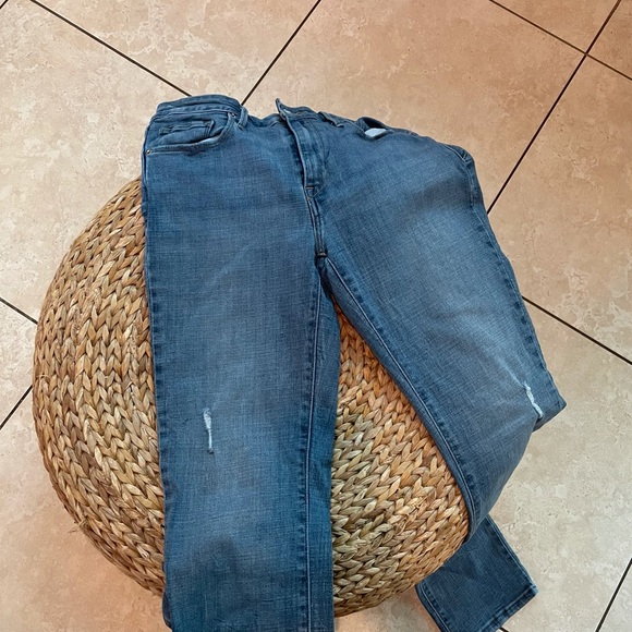 Levis 👖 - Picture 3 of 3